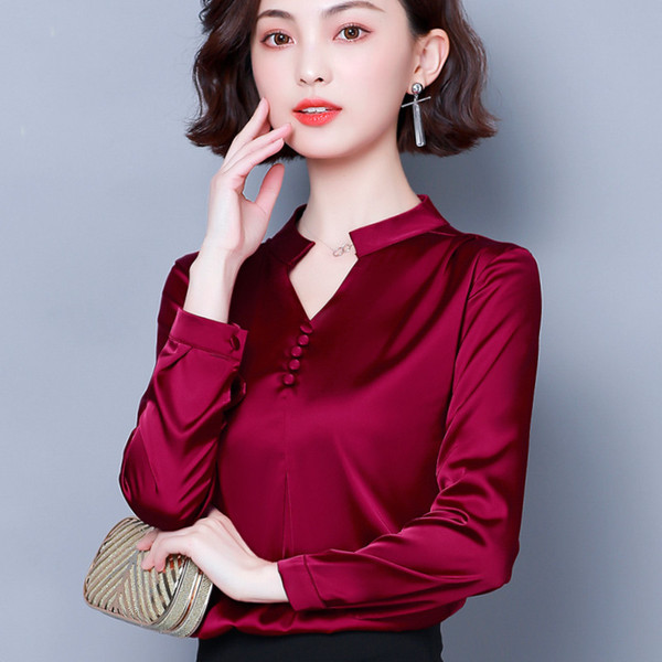 Stilīgs sieviešu satīna krekls ar pogām un garām piedurknēm