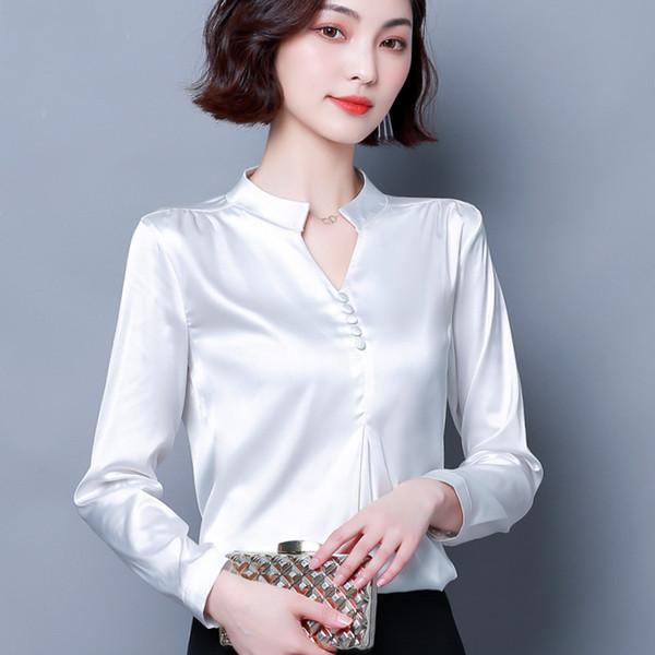 Stilīgs sieviešu satīna krekls ar pogām un garām piedurknēm