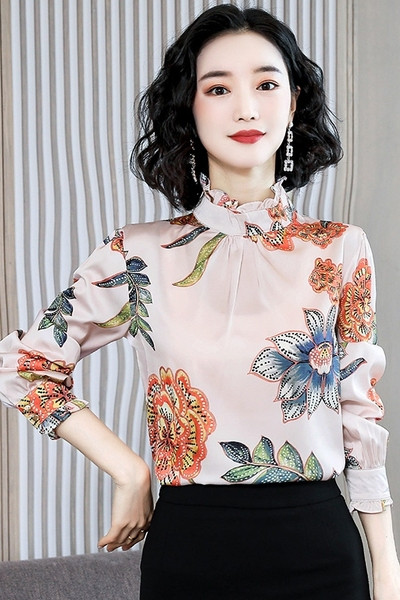 Stílusos női ing magas gallérral és virágos motívumokkal