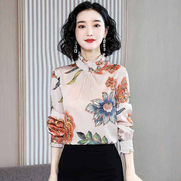 Stílusos női ing magas gallérral és virágos motívumokkal