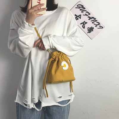 Sieviešu moderna auduma soma ar ziedu elementu