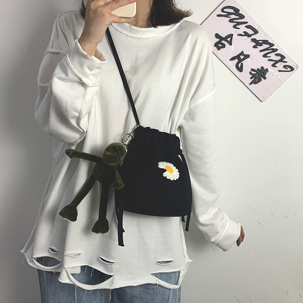 Sieviešu moderna auduma soma ar ziedu elementu