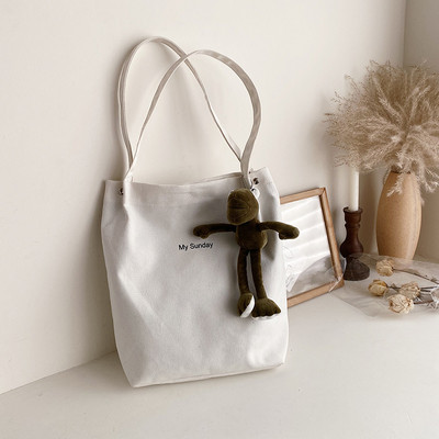 Sieviešu plecu soma no auduma ar uzrakstu