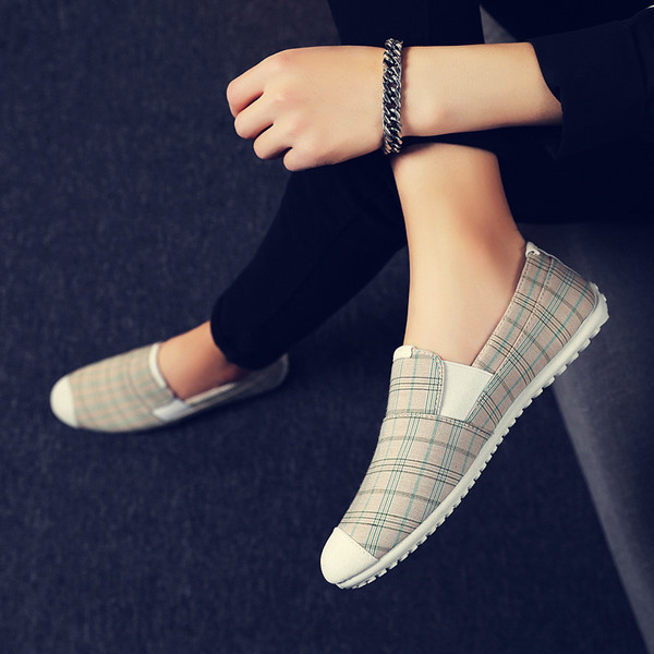 Alkalmi férfi mokaszinok bőr elemekkel