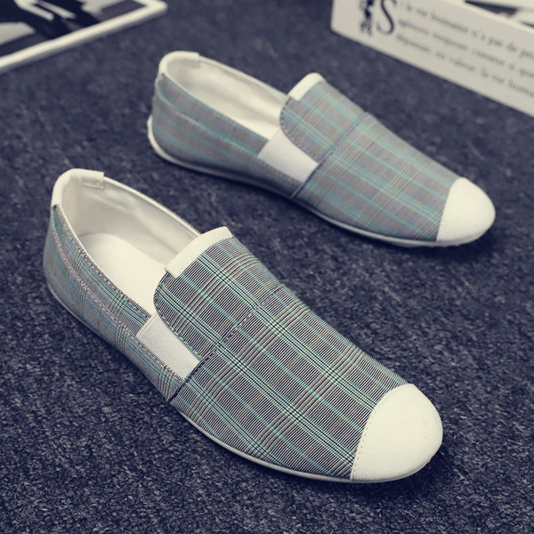 Alkalmi férfi mokaszinok bőr elemekkel