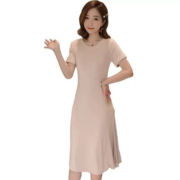 Ikdienas kleita grūtniecēm vidēja garuma un īsām piedurknēm