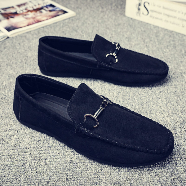 Velúr férfi mokaszinok fém elemmel
