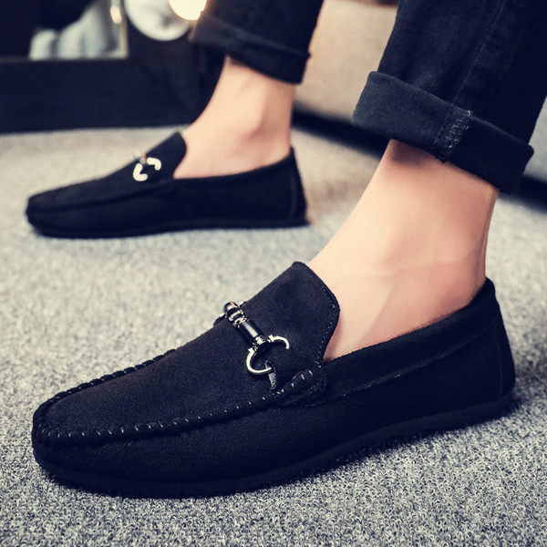 Velúr férfi mokaszinok fém elemmel