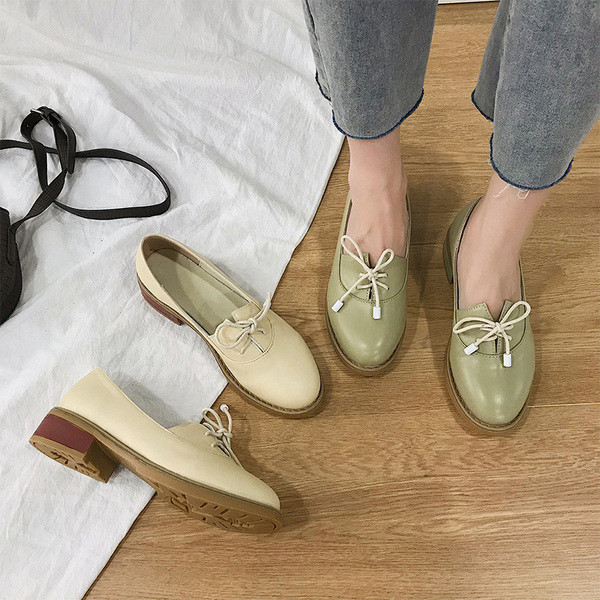 Sieviešu retro stila mokasīni ar mežģīnēm