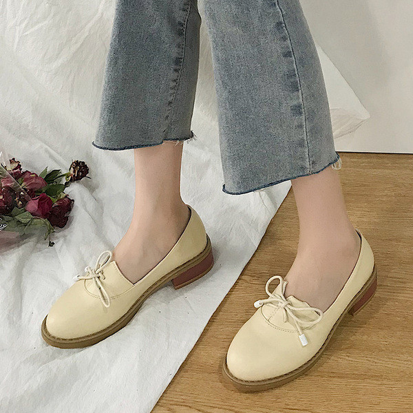 Sieviešu retro stila mokasīni ar mežģīnēm