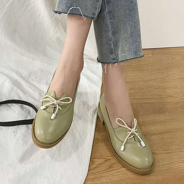 Sieviešu retro stila mokasīni ar mežģīnēm