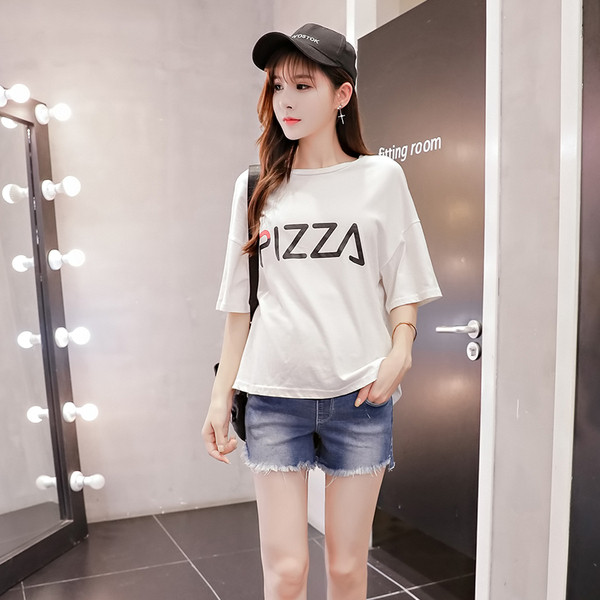 Džinsiniai šortai nėščiosioms su suplyšusiais motyvais