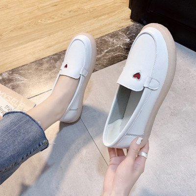 Moodsad naiste mokassiinid kunstnahast lameda tallaga