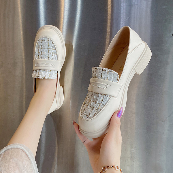 Alkalmi női mokaszinok eko bőrből, puha talppal