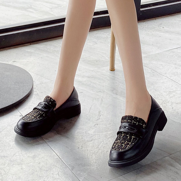 Alkalmi női mokaszinok eko bőrből, puha talppal