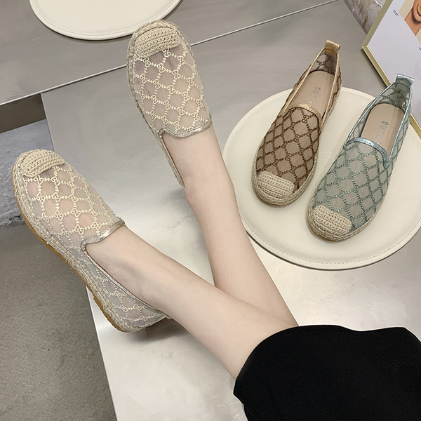 Sieviešu elpojoši mokasīni ar plakanu zoli