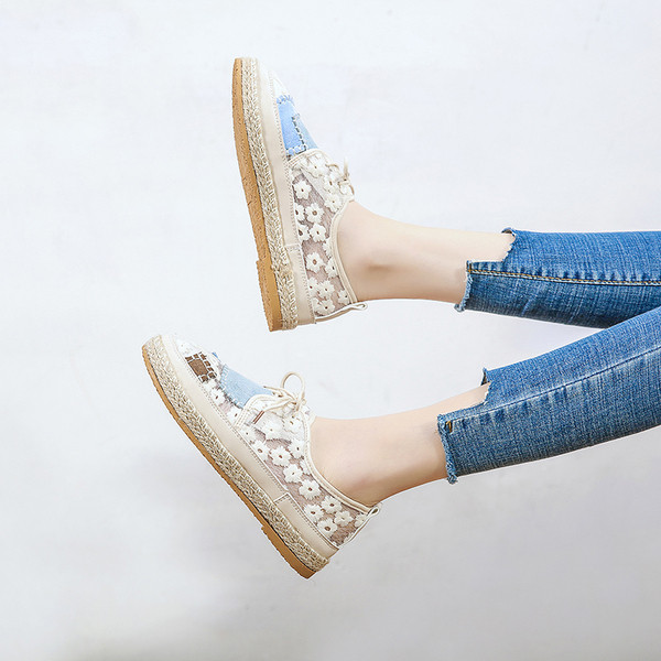 Ikdienas sieviešu mokasīni ar mežģīnēm un mežģīnēm