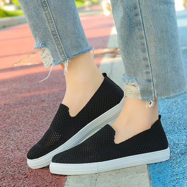 Ikdienas sieviešu mokasīni ar sietu un plakanu zoli