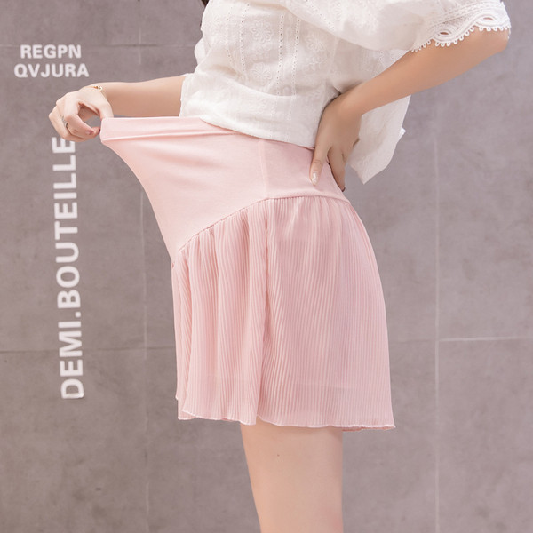 Plataus modelio šortai nėščiosioms