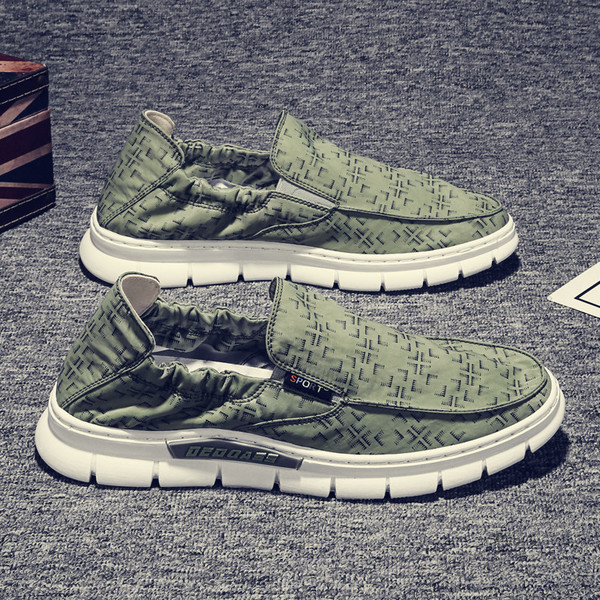 Alkalmi férfi mokaszinok mintával