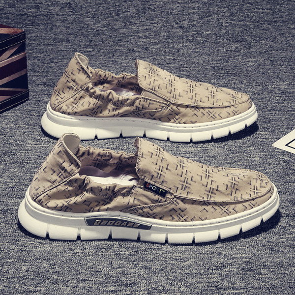 Alkalmi férfi mokaszinok mintával