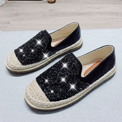 Új modell női mokaszin kövekkel