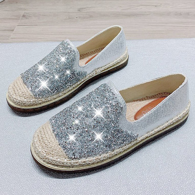 Új modell női mokaszin kövekkel