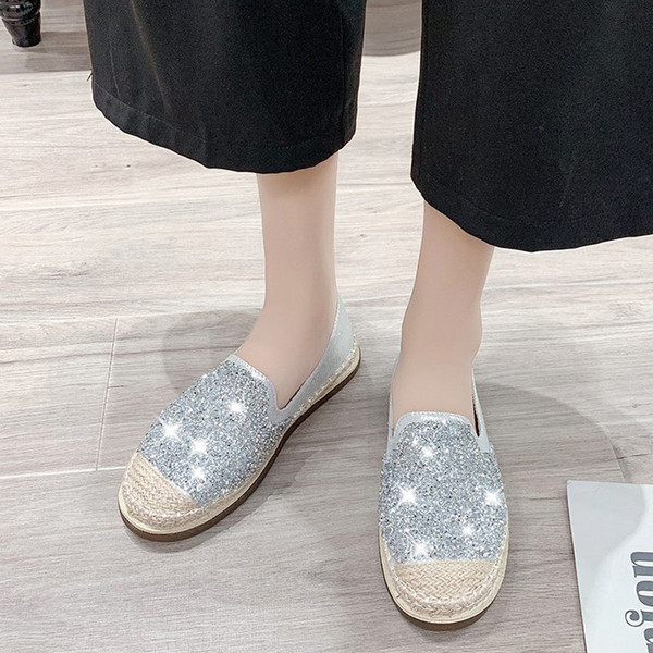 Új modell női mokaszin kövekkel