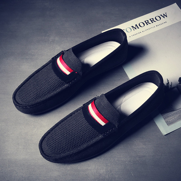 Légáteresztő anyagból készült férfi mokaszin