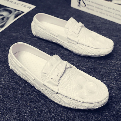 Dombornyomott öko bőrből készült férfi mokaszinok