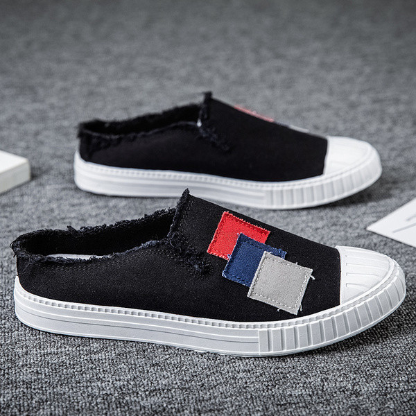 Juhuslikud aplikatsioonidega meeste mokassiinid