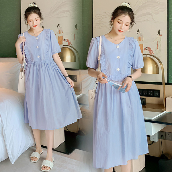 Aktuális kék ruha terhes nőknek, közepes hosszúságú és rövid ujjú