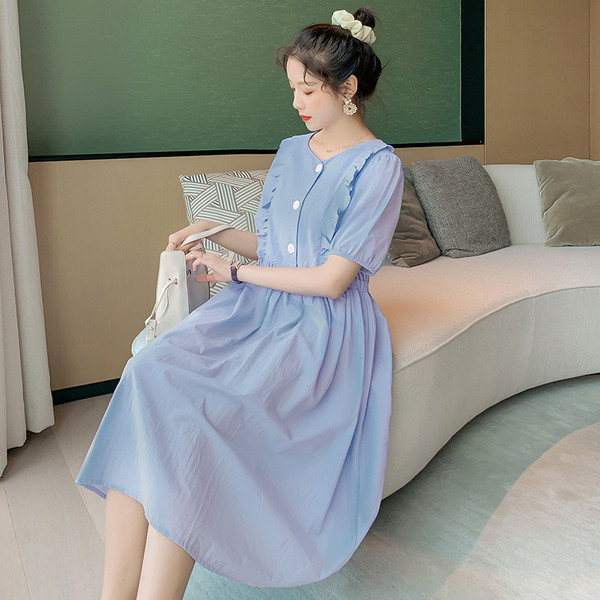 Aktuális kék ruha terhes nőknek, közepes hosszúságú és rövid ujjú