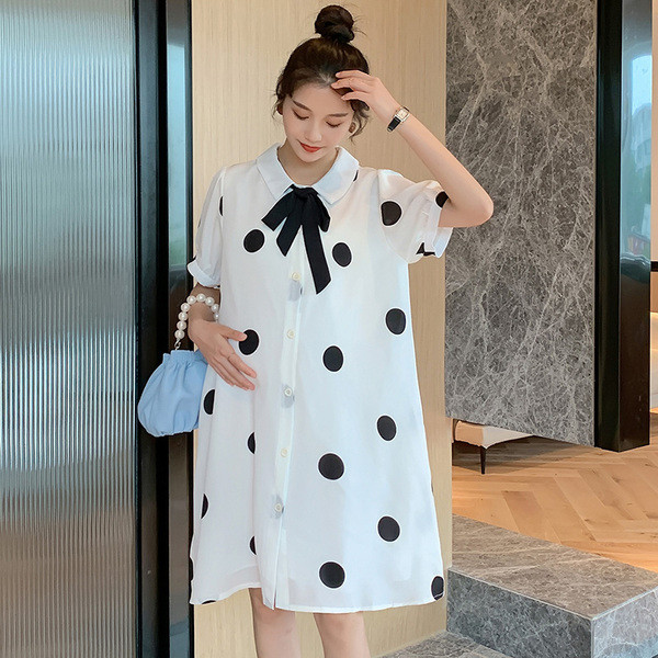 Modern pöttyös ruha terhes nőknek, rövid ujjal és szalaggal