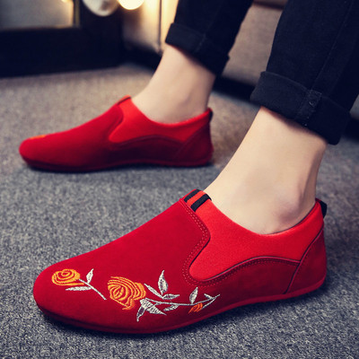 Ανδρικά μοκασίνια με ροζ κέντημα