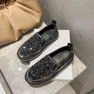 Καθημερινά γυναικεία μοκασίνια μεδιακόσμιση πέτρες και επίπεδη σόλα