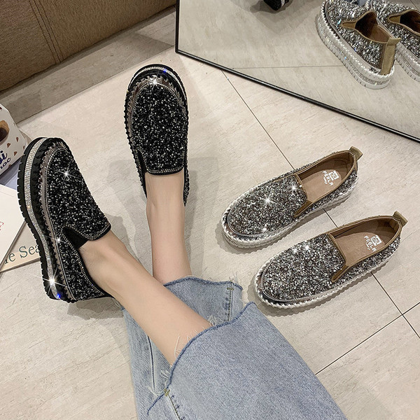 Καθημερινά γυναικεία μοκασίνια μεδιακόσμιση πέτρες και επίπεδη σόλα