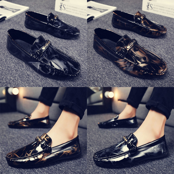 Ανδρικά μοκασίνια λουστρίν με μεταλλικό στοιχείο