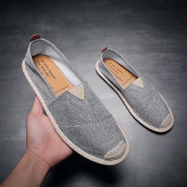 Lélegző anyagból készült férfi alkalmi mokaszin