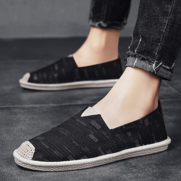 Modern férfi mokaszinok textilből, hálóval