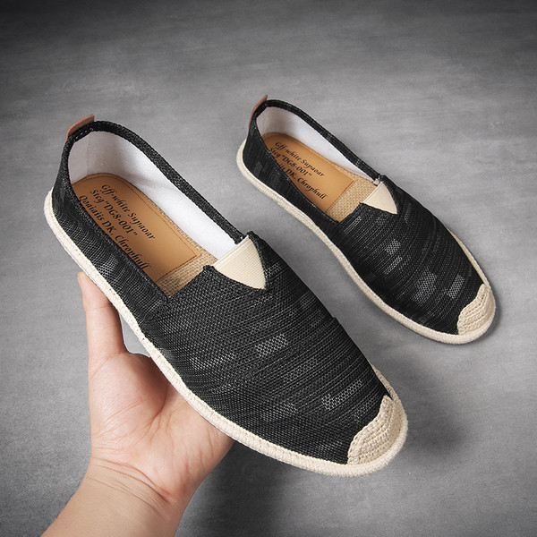 Modern férfi mokaszinok textilből, hálóval