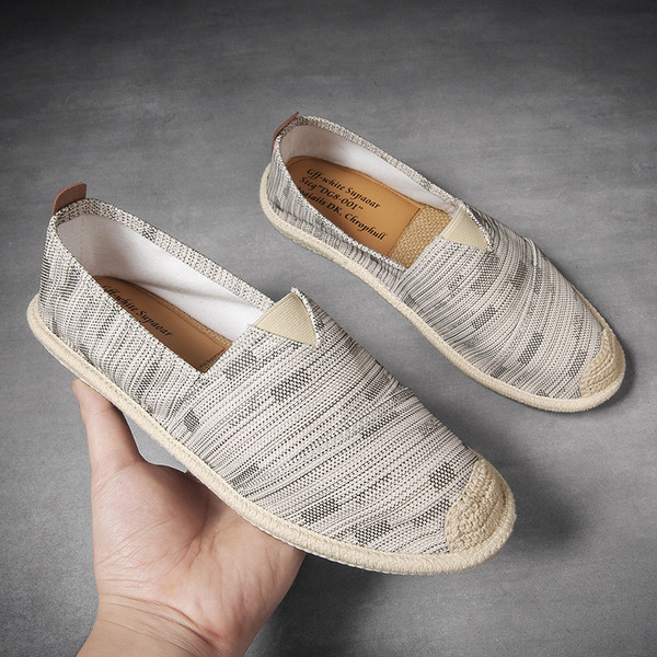 Modern férfi mokaszinok textilből, hálóval