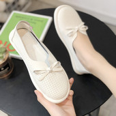 Légáteresztő női mokaszin szalaggal