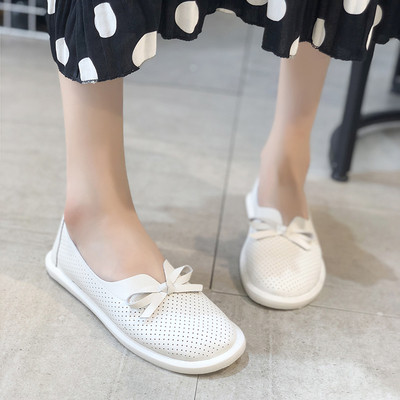 Légáteresztő női mokaszin szalaggal