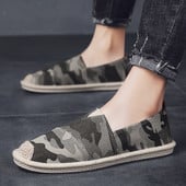 Terepszínű férfi mokaszin hálóval