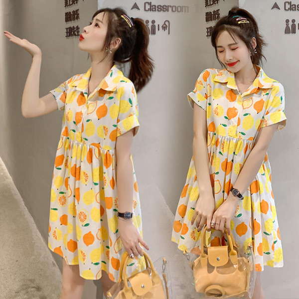 Nyári rövid ruha terhes nőknek klasszikus gallérral