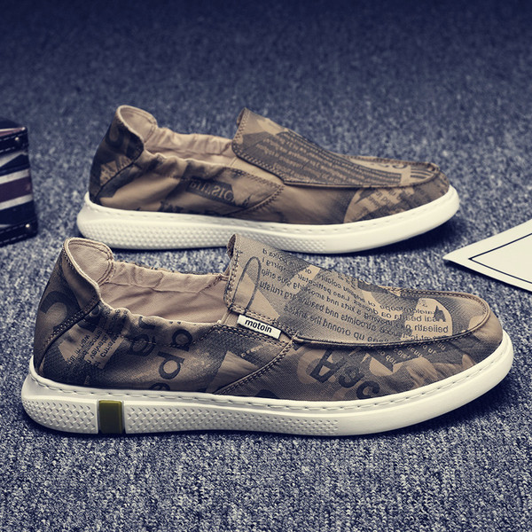 Tavaszi-nyári férfi mokaszinok nyomtatással