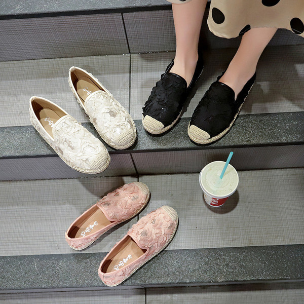 Női mokaszinok új modellje flitterekkel