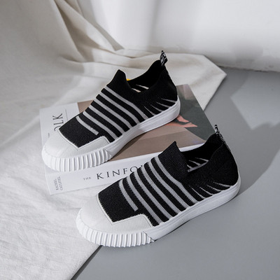 Női alkalmi mokaszinok hálóval és lapos talppal