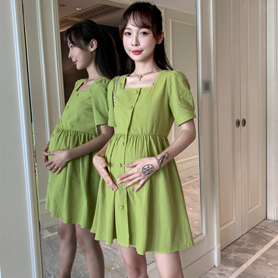 Aktualna haljina za trudnice četvrtastog dekoltea i kratkih rukava